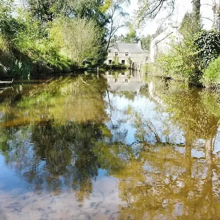 Spacieuse Avec Piscine Privee A فيلة Béganne
